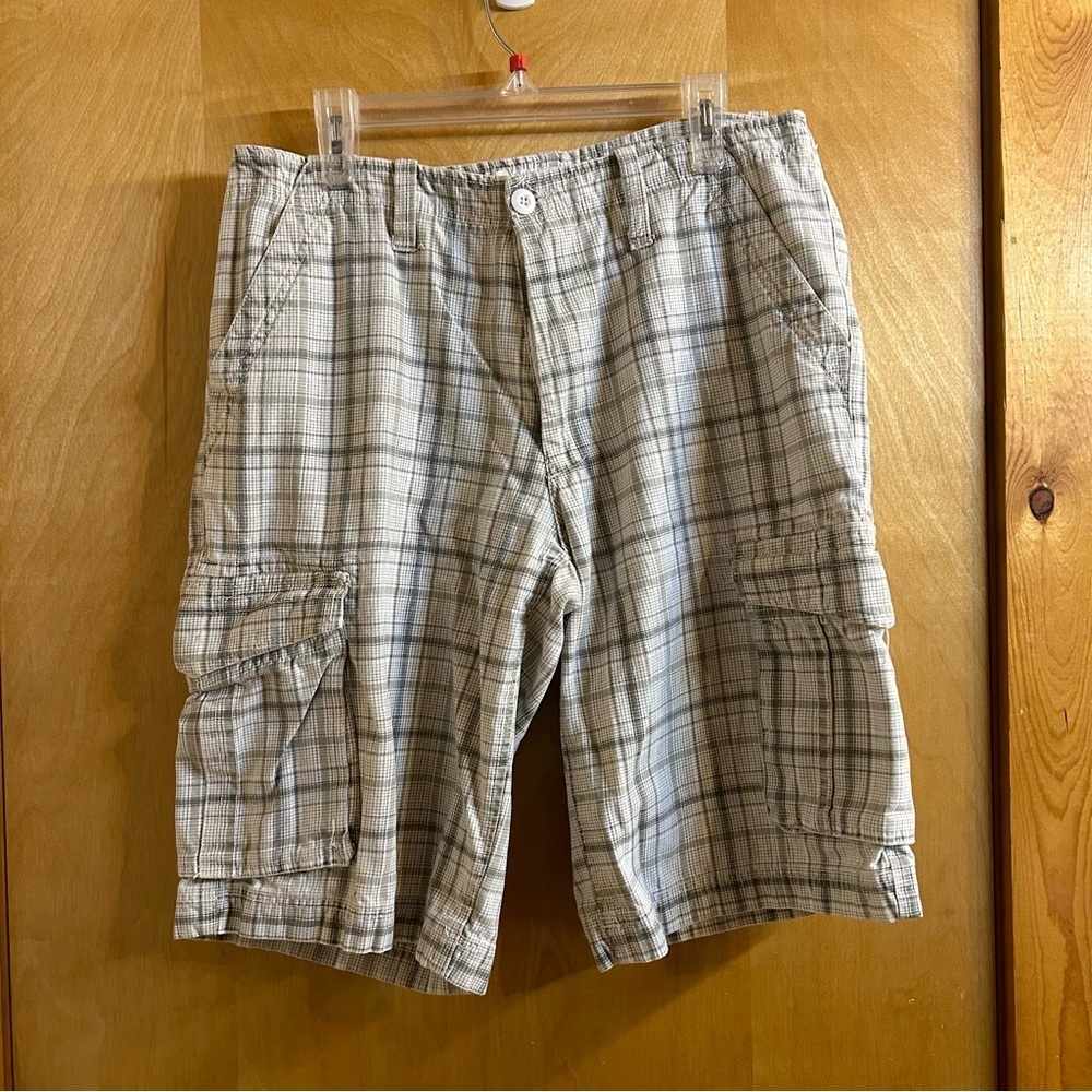 Urban Pipeline Men’s Green & White Plaid Cargo Shorts, Size 33